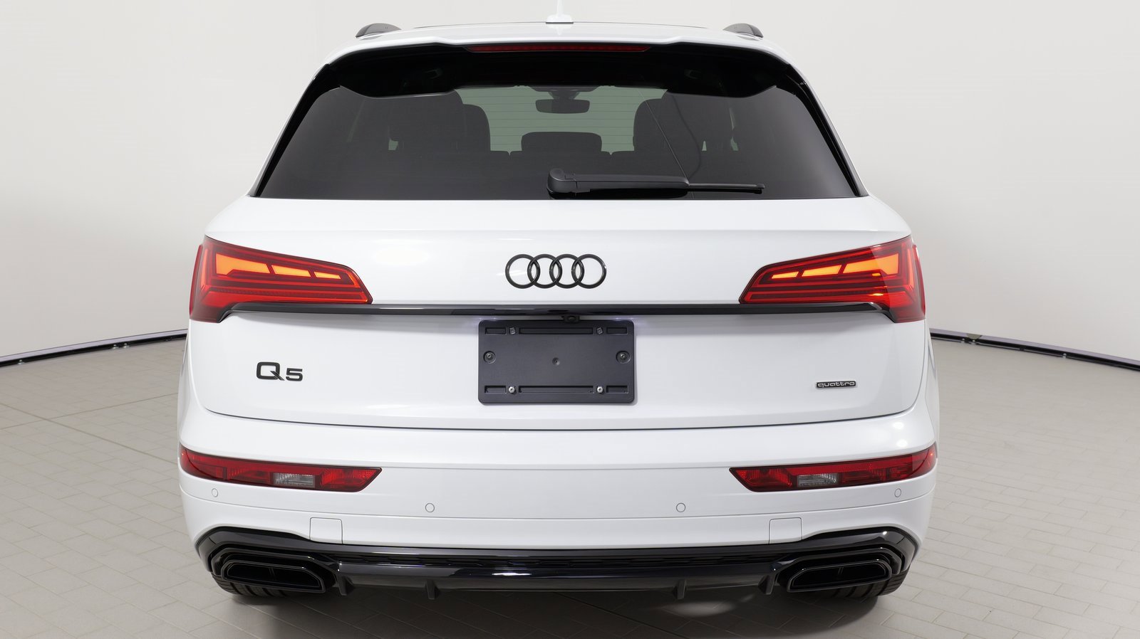 Used 2024 Audi Q5 e Premium Plus w/ Premium Plus Package image 29