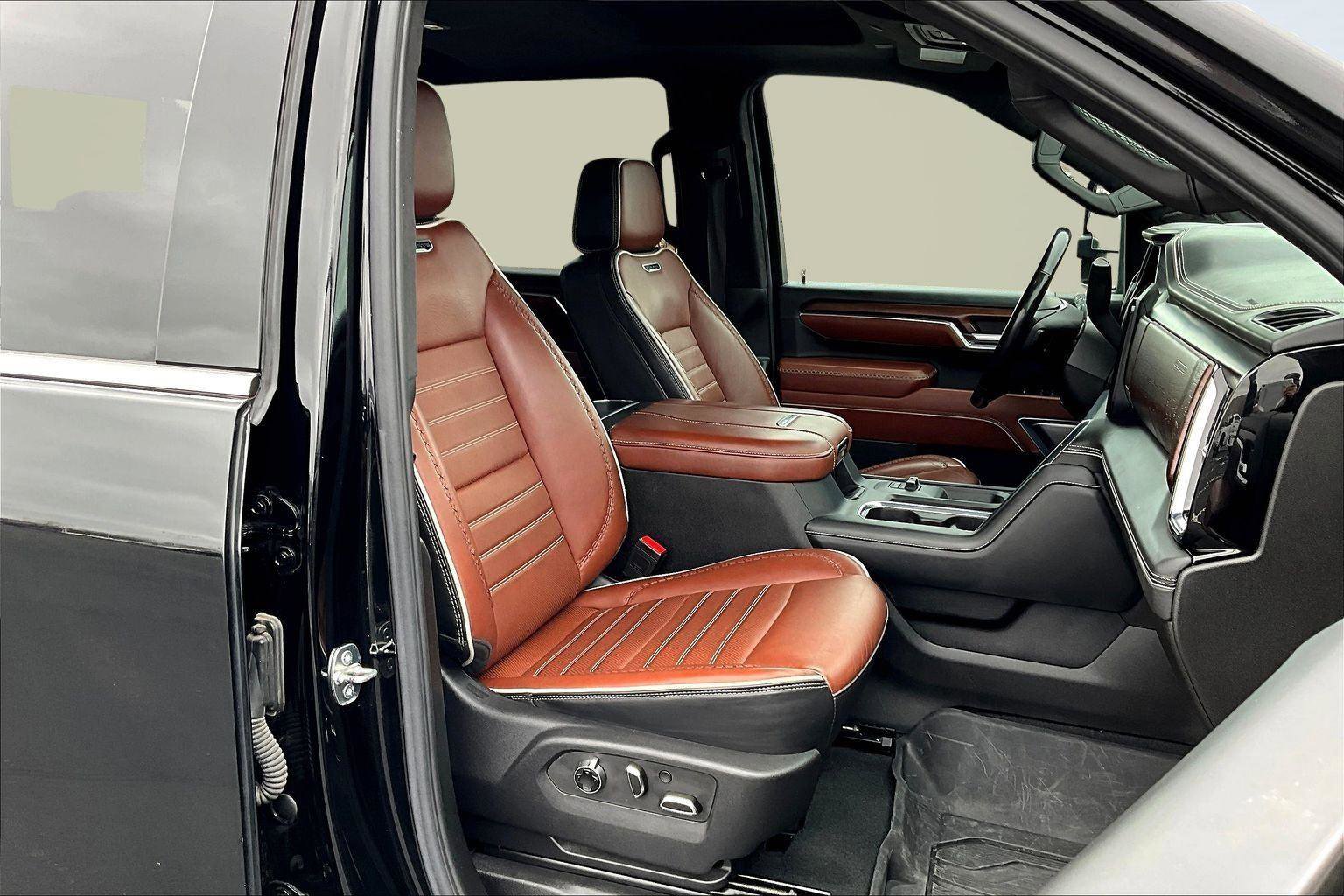 Used 2024 GMC Sierra 2500 Denali Ultimate w/ LPO, GMC Protection Package image 8