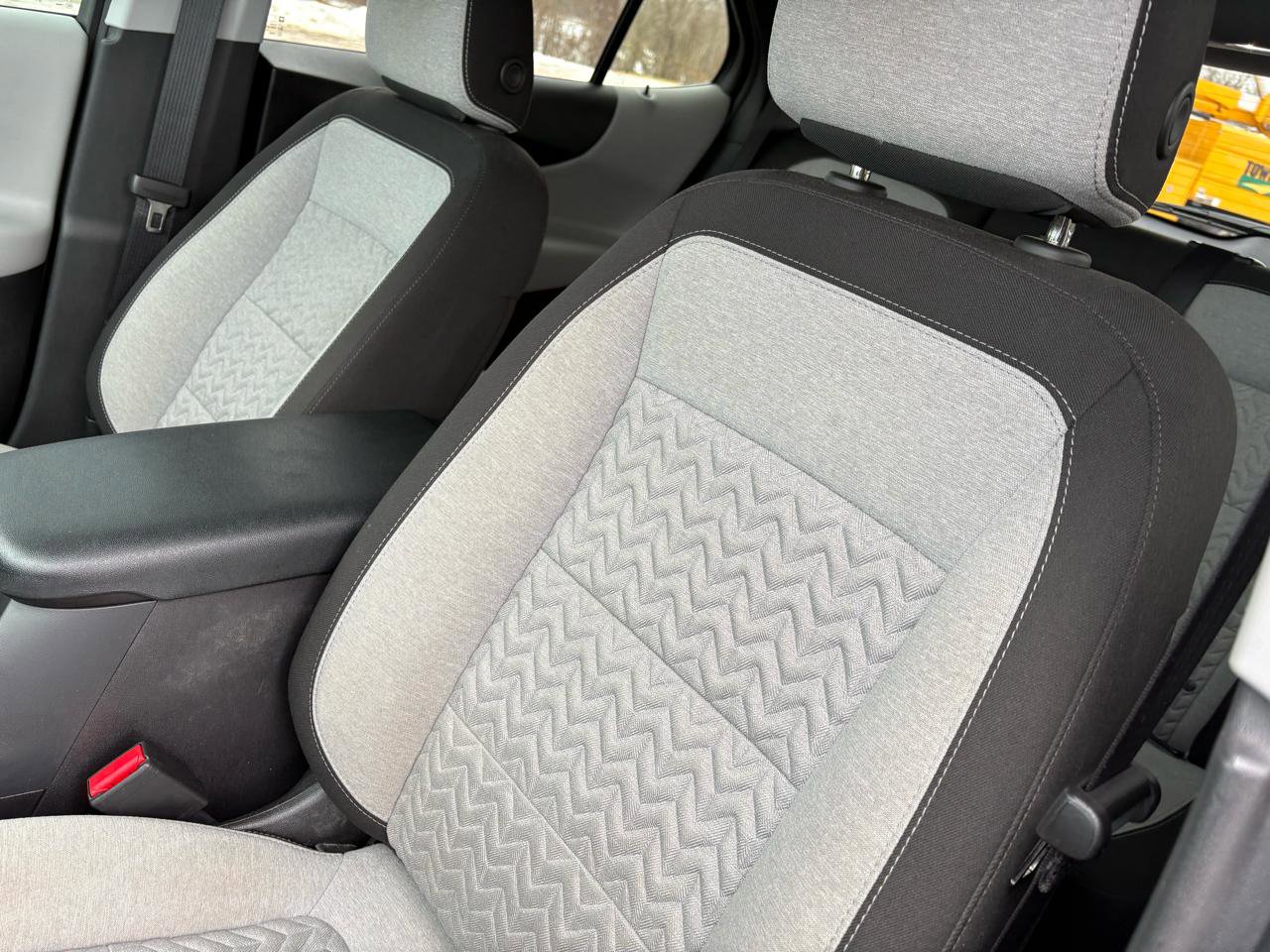 Used 2024 Chevrolet Equinox LS w/ LS Convenience Package image 17