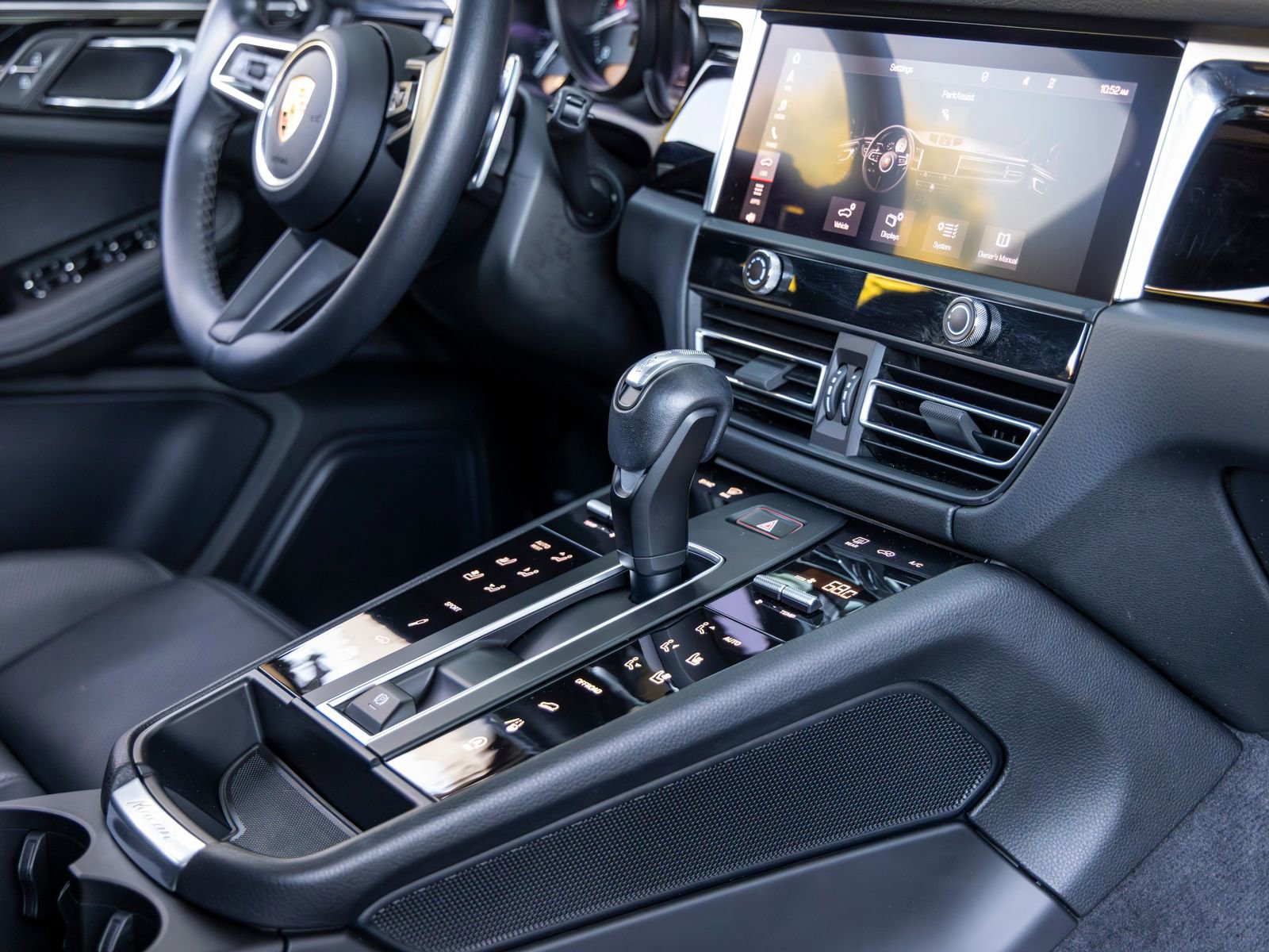 Certified 2024 Porsche Macan image 57