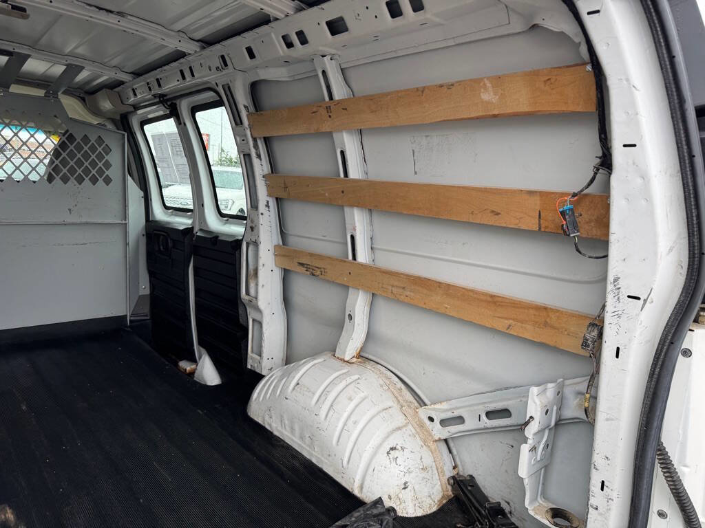 Used 2015 GMC Savana 2500 RWD image 37