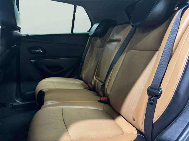 Used 2020 Chevrolet Trax LT w/ LT Convenience Package image 29