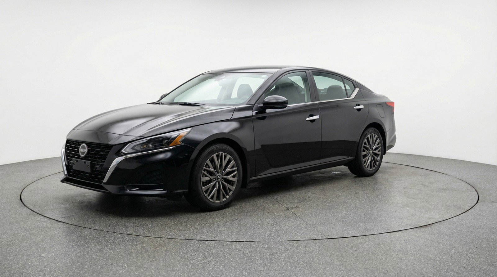 Used 2025 Nissan Altima 2.5 SV FWD image 3