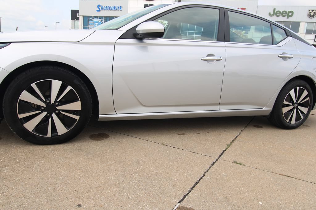 Used 2022 Nissan Altima 2.5 SV FWD image 10