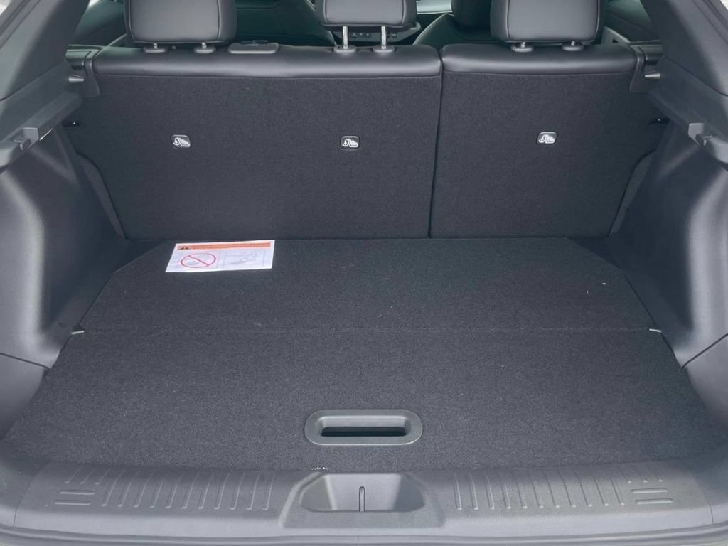 New 2026 Nissan Leaf Platinum+ w/ Cargo Package (Platinum+) FWD image 9