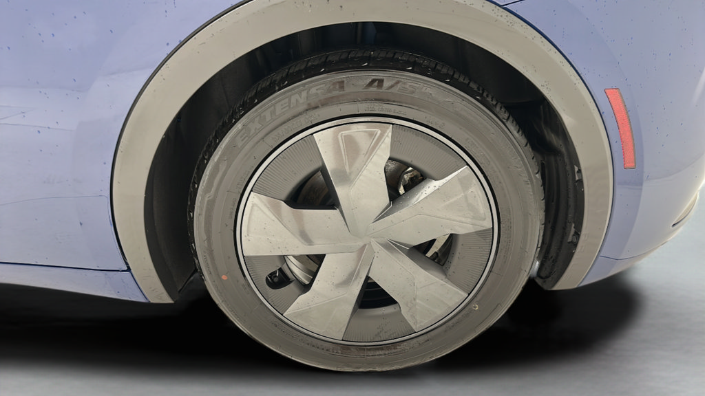 Used 2025 Toyota Prius LE FWD image 8