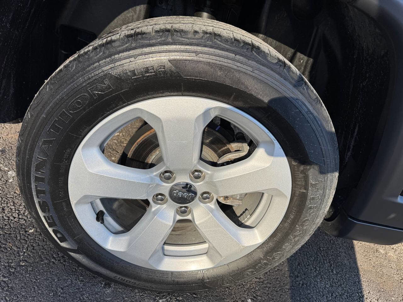 Used 2020 Jeep Compass Latitude image 24