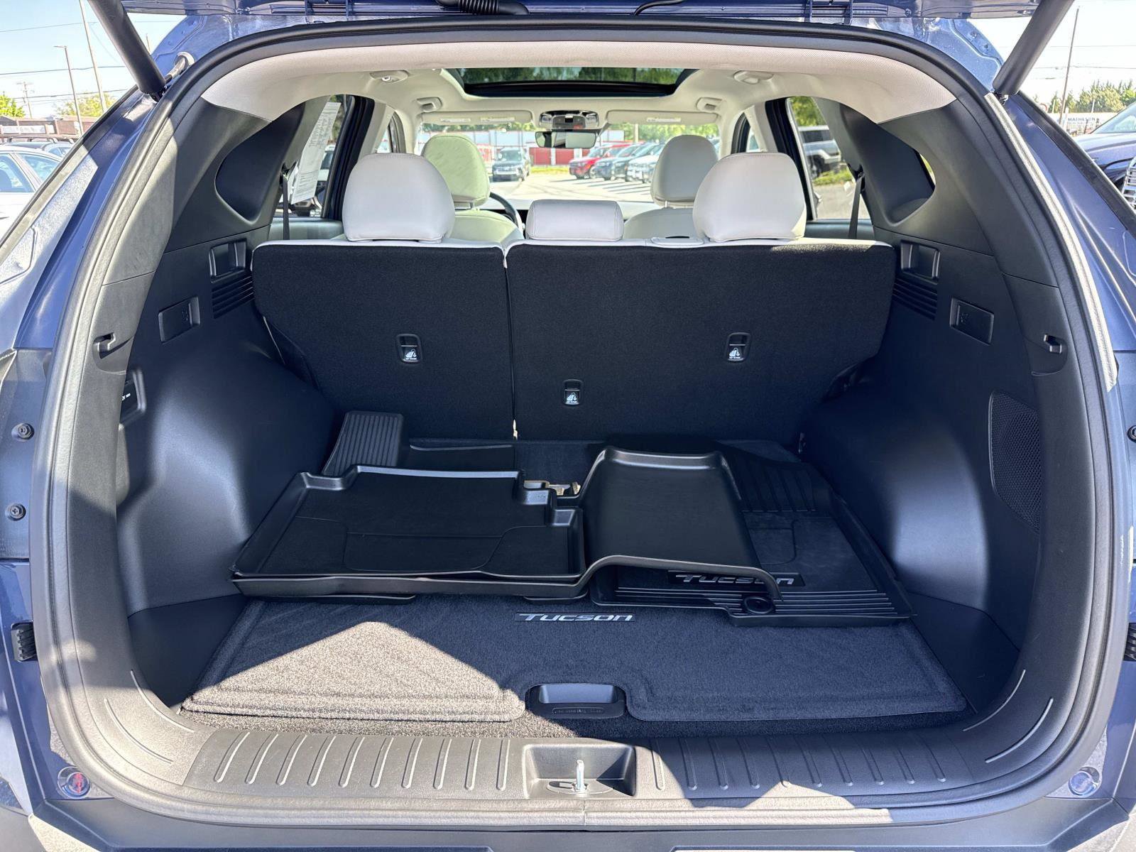 Certified 2025 Hyundai Tucson Limited AWD/4WD image 22
