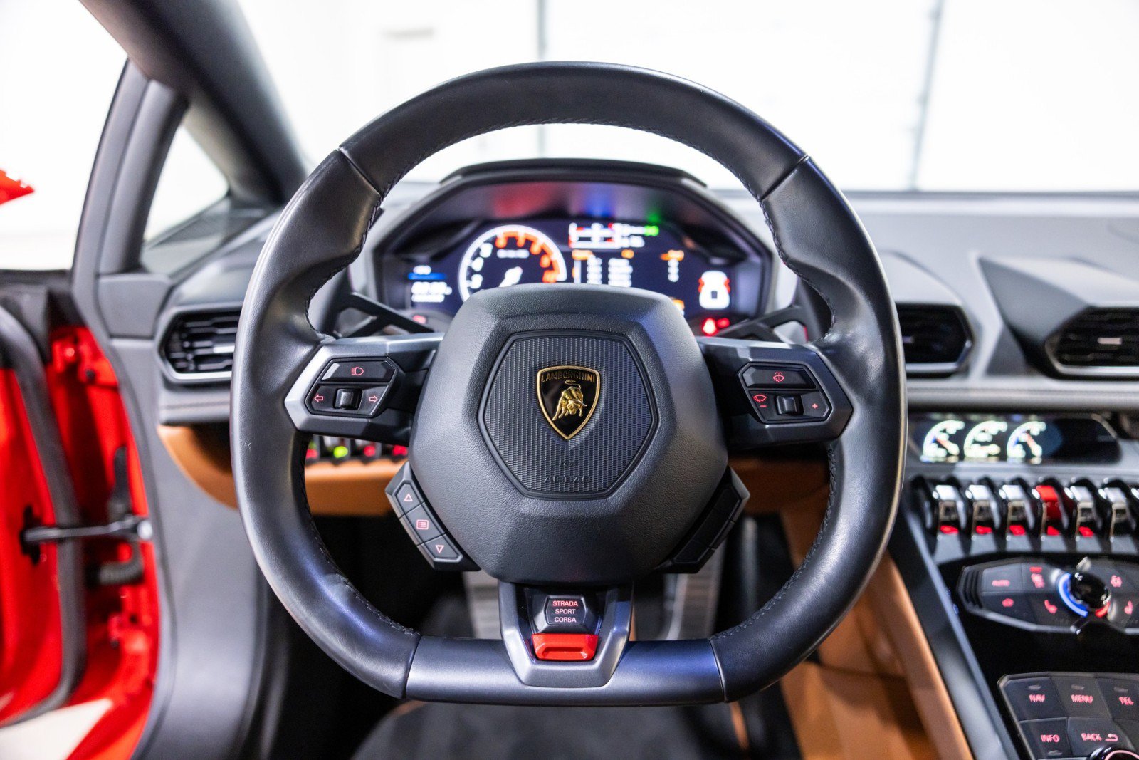 Used 2015 Lamborghini Huracan LP 610-4 AWD/4WD image 35