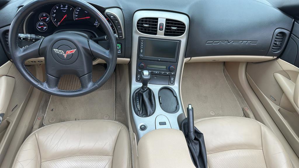 Used 2005 Chevrolet Corvette Coupe w/ Preferred Equipment Group RWD image 26