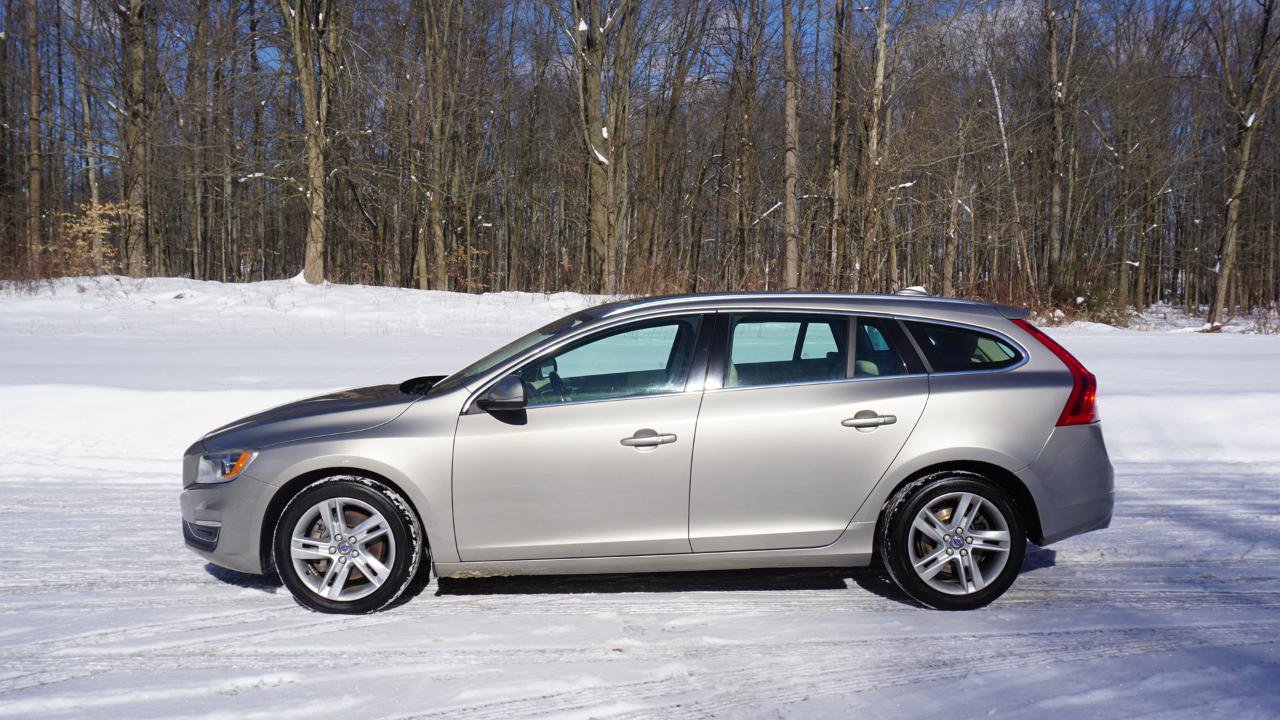 Used 2015 Volvo V60 T5 Premier w/ Convenience Package AWD/4WD image 2