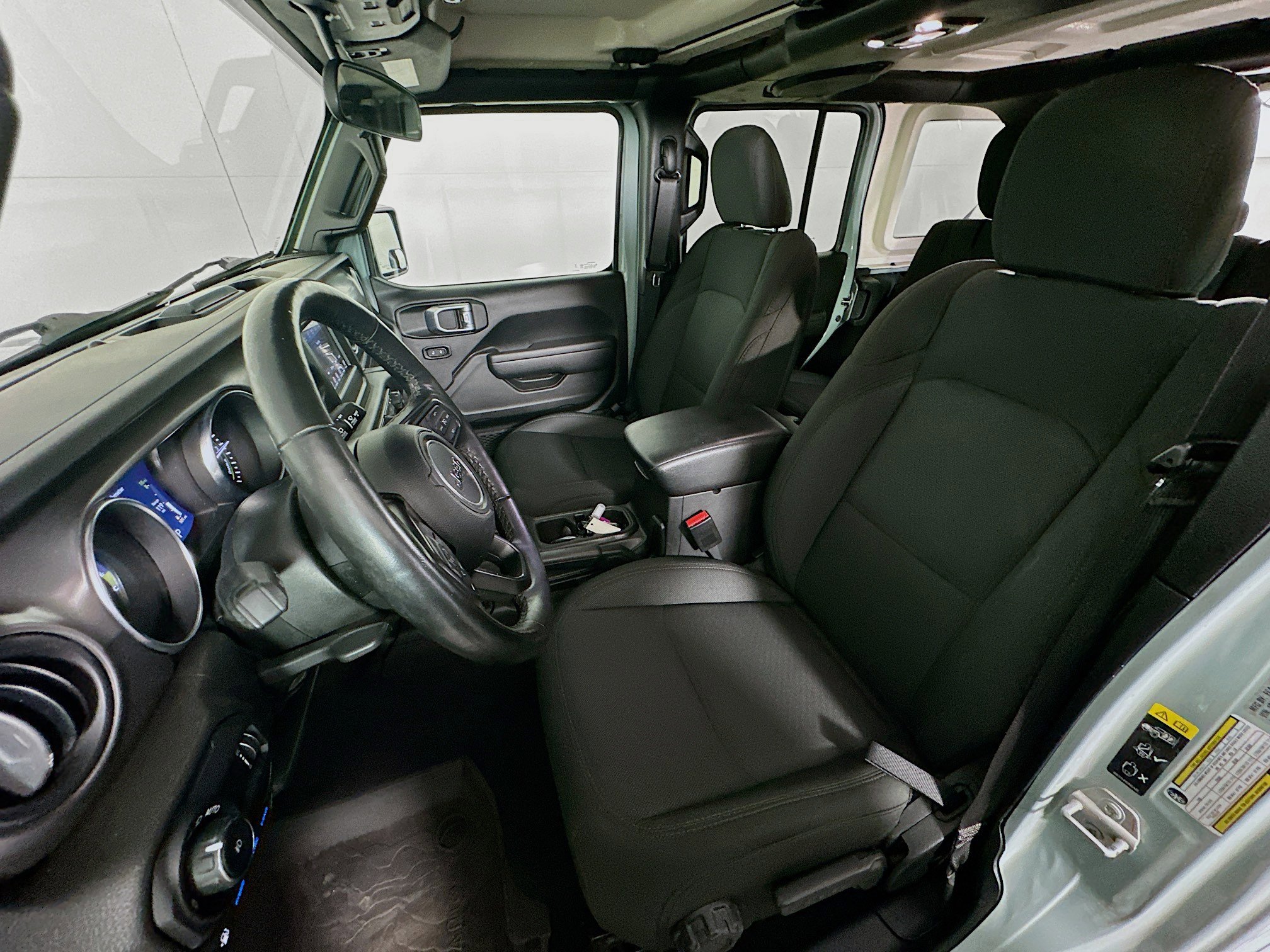 Used 2023 Jeep Wrangler Unlimited w/ Cold Weather Group image 13