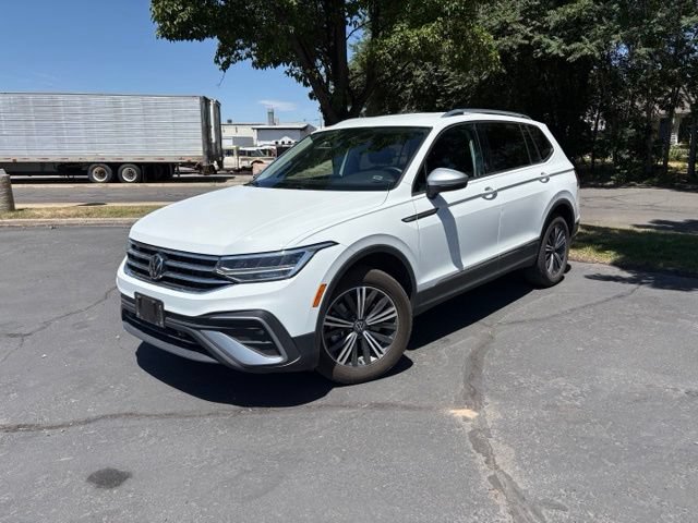 Used 2024 Volkswagen Tiguan SE AWD/4WD image 1