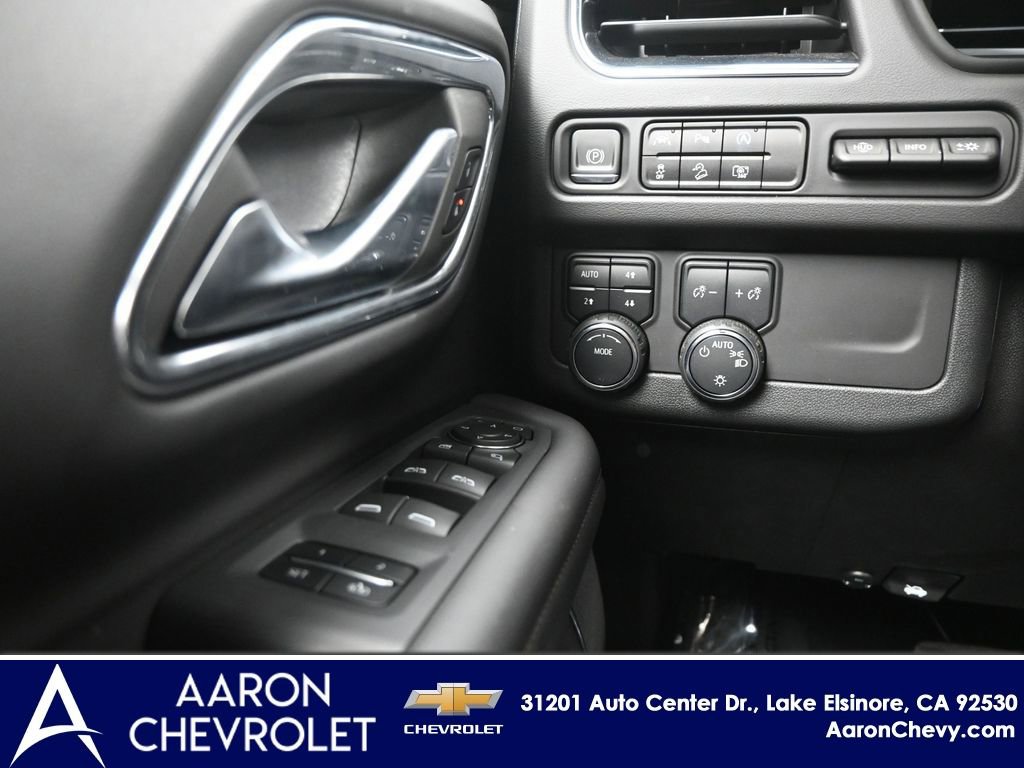New 2024 Chevrolet Suburban High Country AWD/4WD image 10