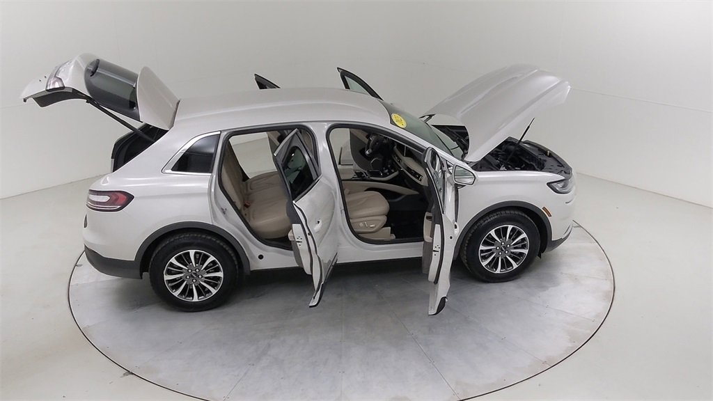 Used 2023 Lincoln Nautilus AWD w/ Premium Package image 45