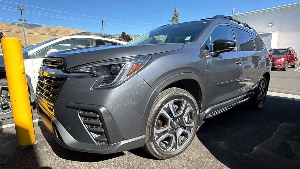 Used 2025 Subaru Ascent Limited AWD/4WD image 4