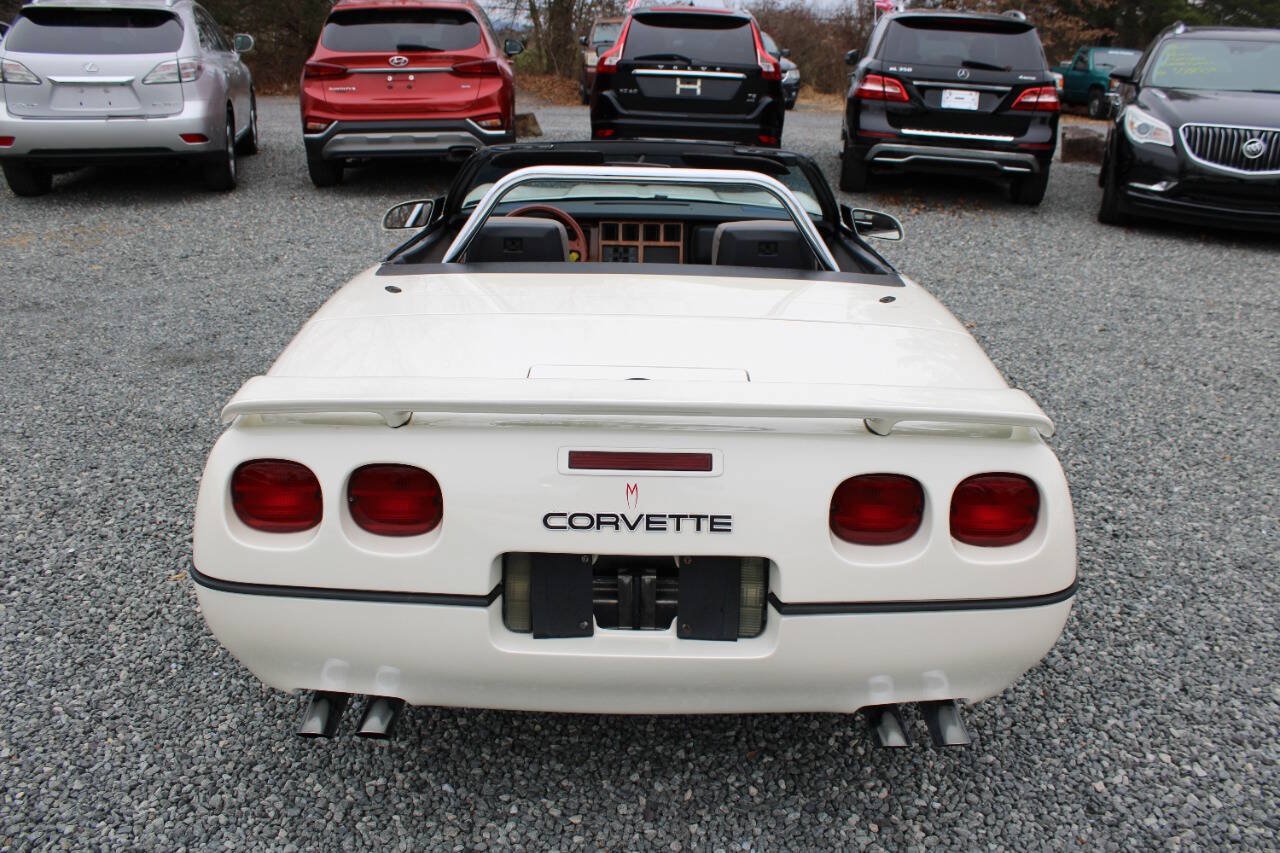 Used 1989 Chevrolet Corvette Convertible RWD image 8