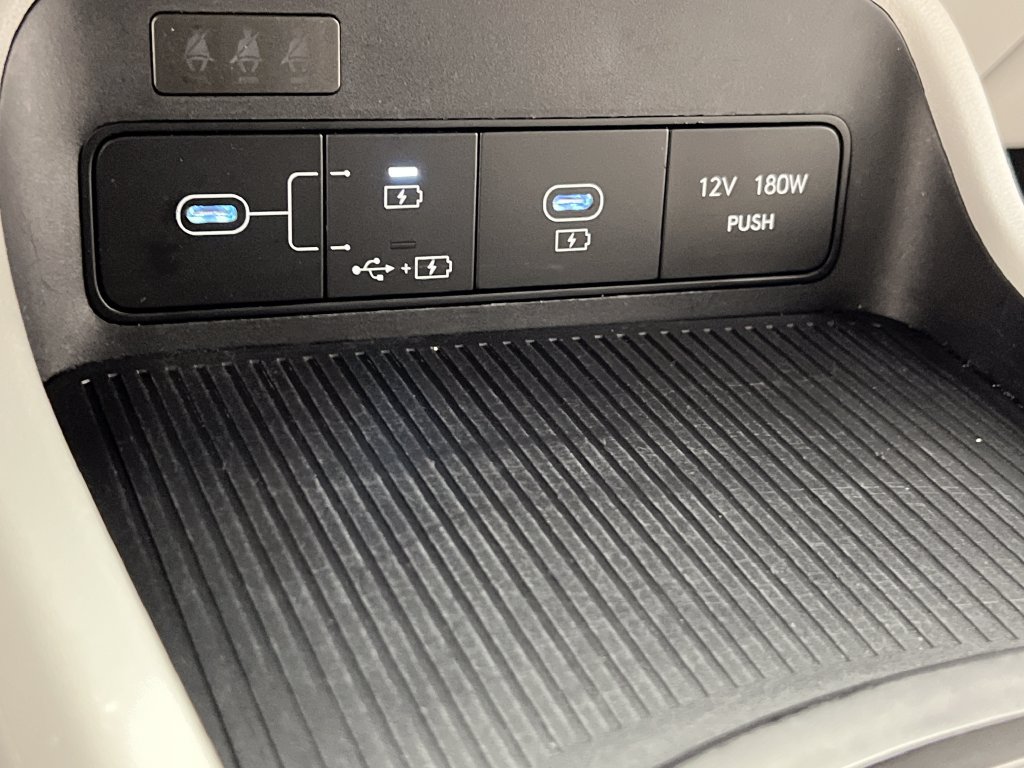 Used 2025 Hyundai Kona SEL FWD image 51