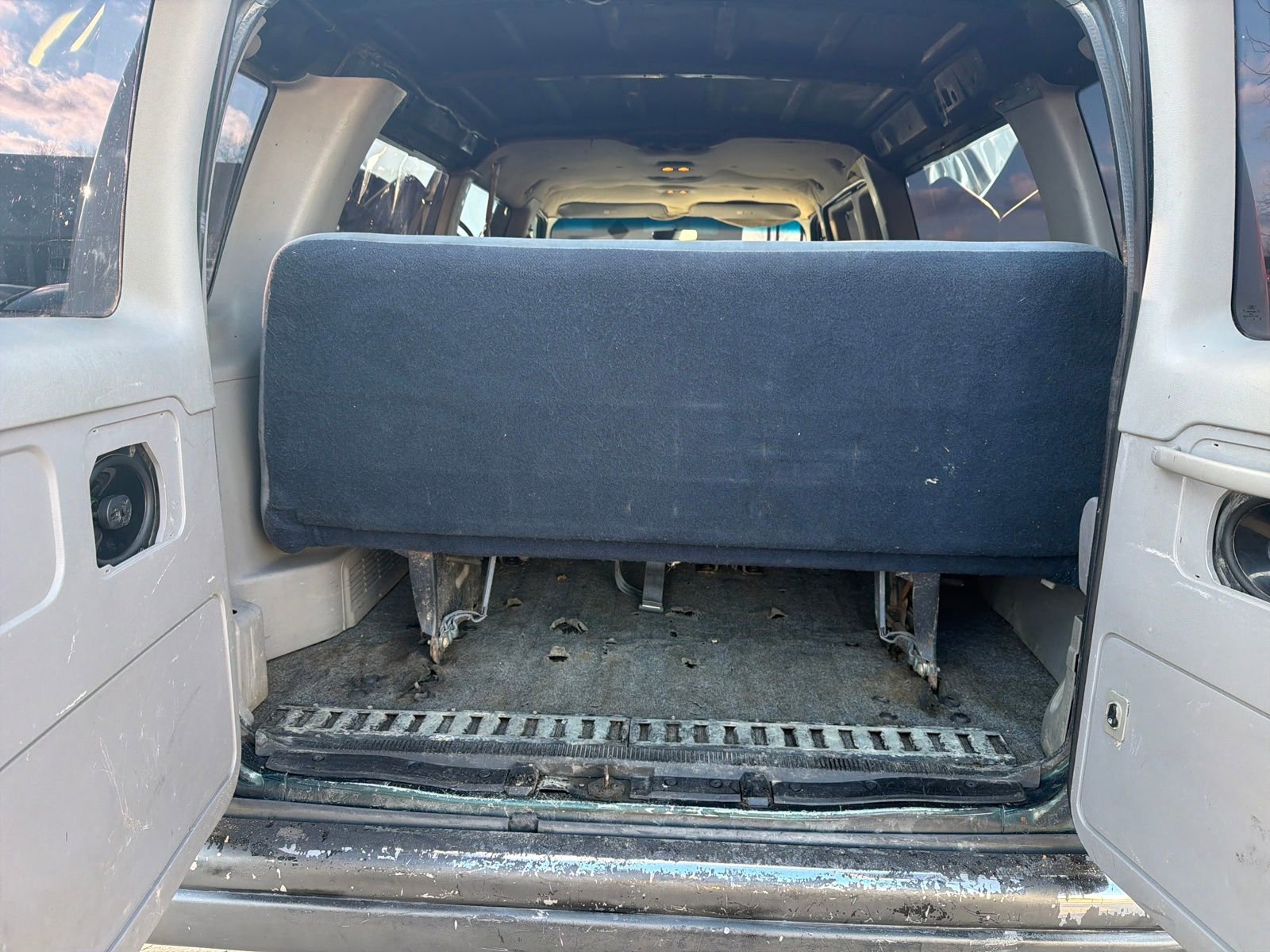 Used 2000 Ford E-350 and Econoline 350 XLT image 24