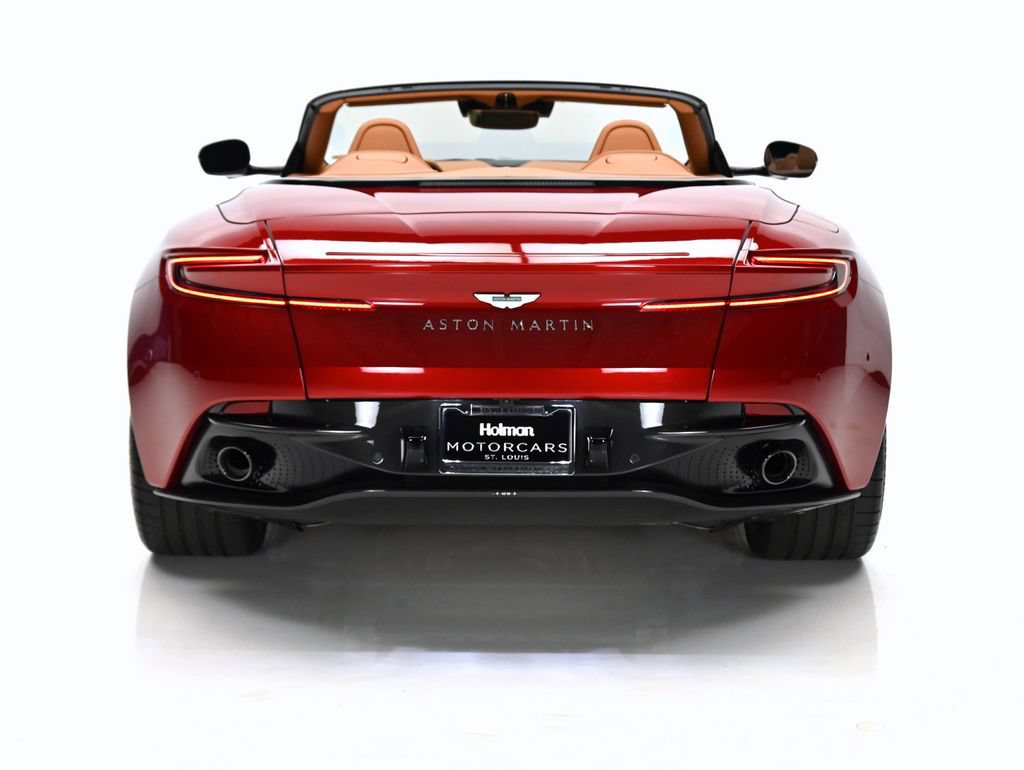 Used 2025 Aston Martin DB12 Convertible RWD image 8