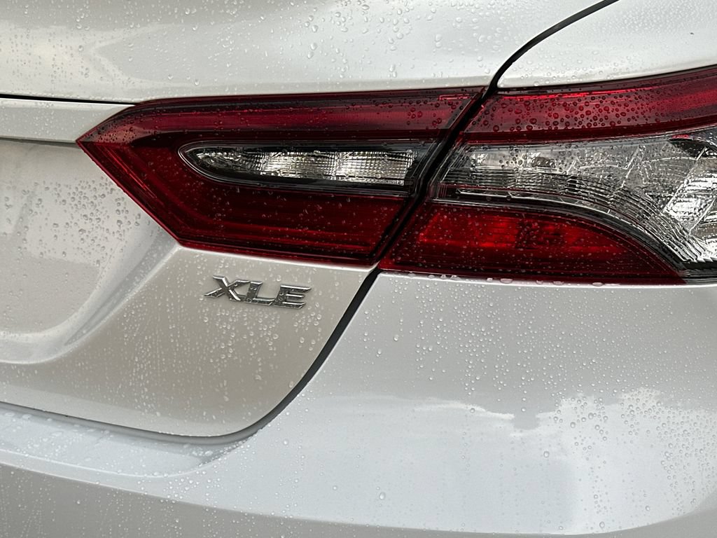 Used 2022 Toyota Camry XLE FWD image 5