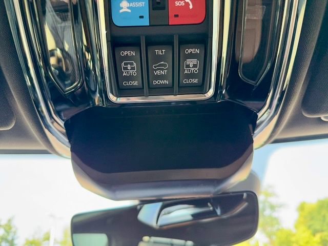 Used 2023 Jeep Grand Cherokee L Summit w/ Luxury Tech Group V AWD/4WD image 30