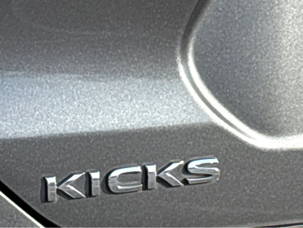 Used 2022 Nissan Kicks SR w/ Premium Package FWD image 25