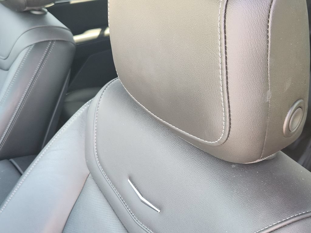 Used 2023 Cadillac XT6 Sport w/ Technology Package AWD/4WD image 15