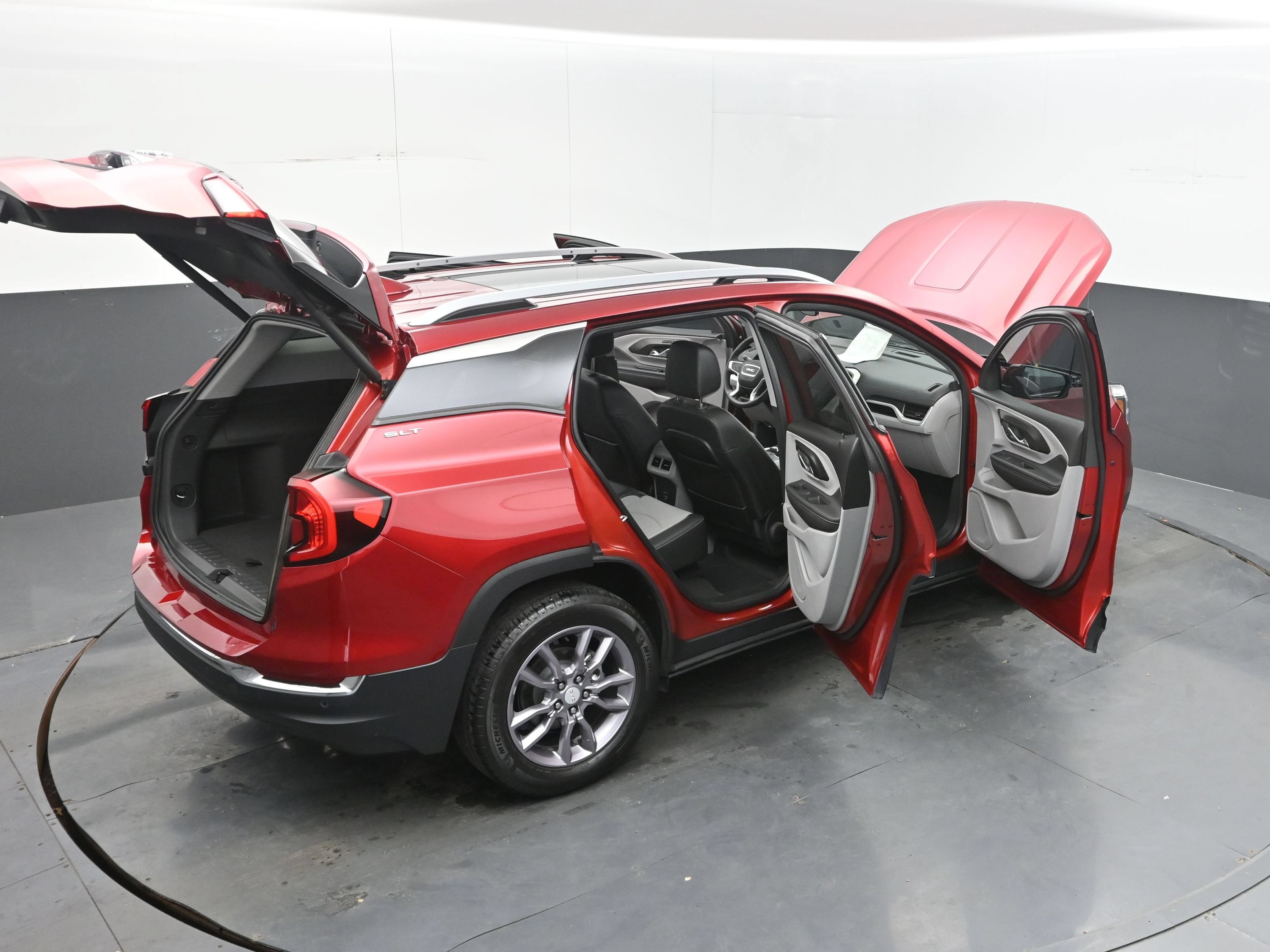 Used 2023 GMC Terrain SLT w/ Tech Package FWD image 46