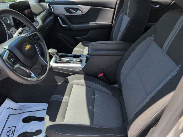 Used 2025 Chevrolet Blazer LT FWD image 24