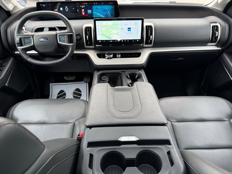 Used 2025 Ford Expedition Active AWD/4WD image 12