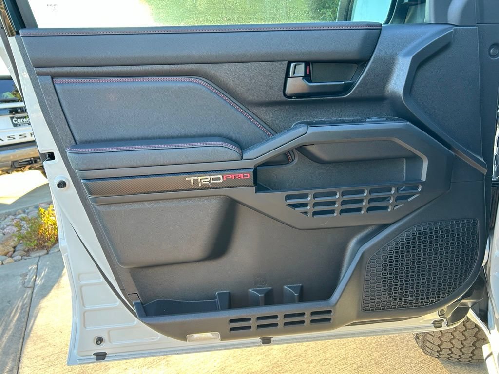 Used 2025 Toyota Tacoma TRD Pro AWD/4WD image 18