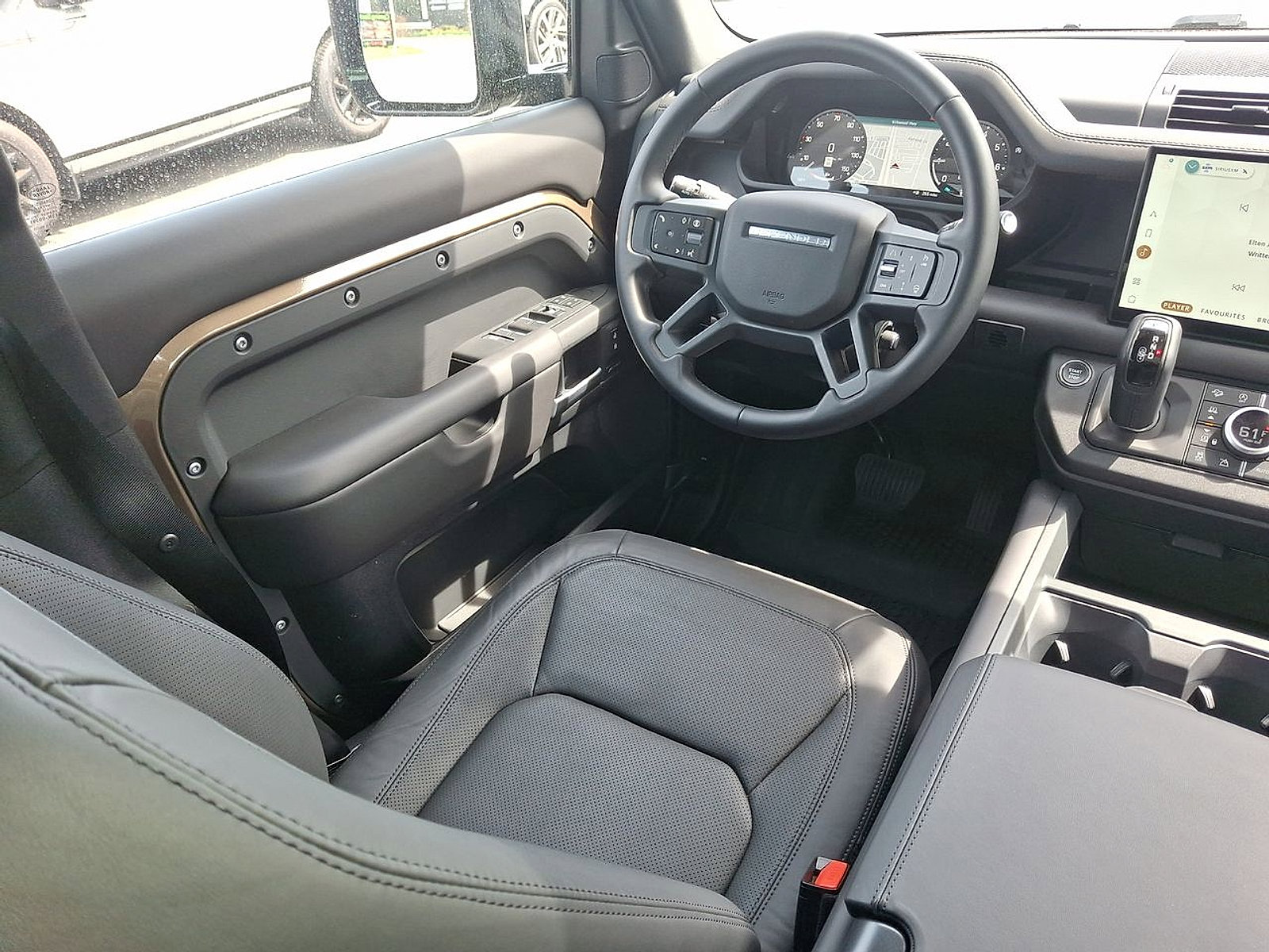 Certified 2025 Land Rover Defender 110 S AWD/4WD image 15
