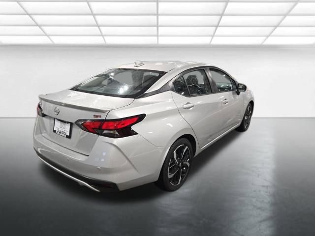 Used 2024 Nissan Versa SR image 4