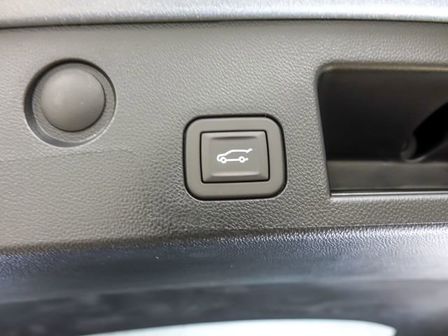 New 2026 Chevrolet Equinox ACTIV w/ LPO, Floor Liner Package image 9