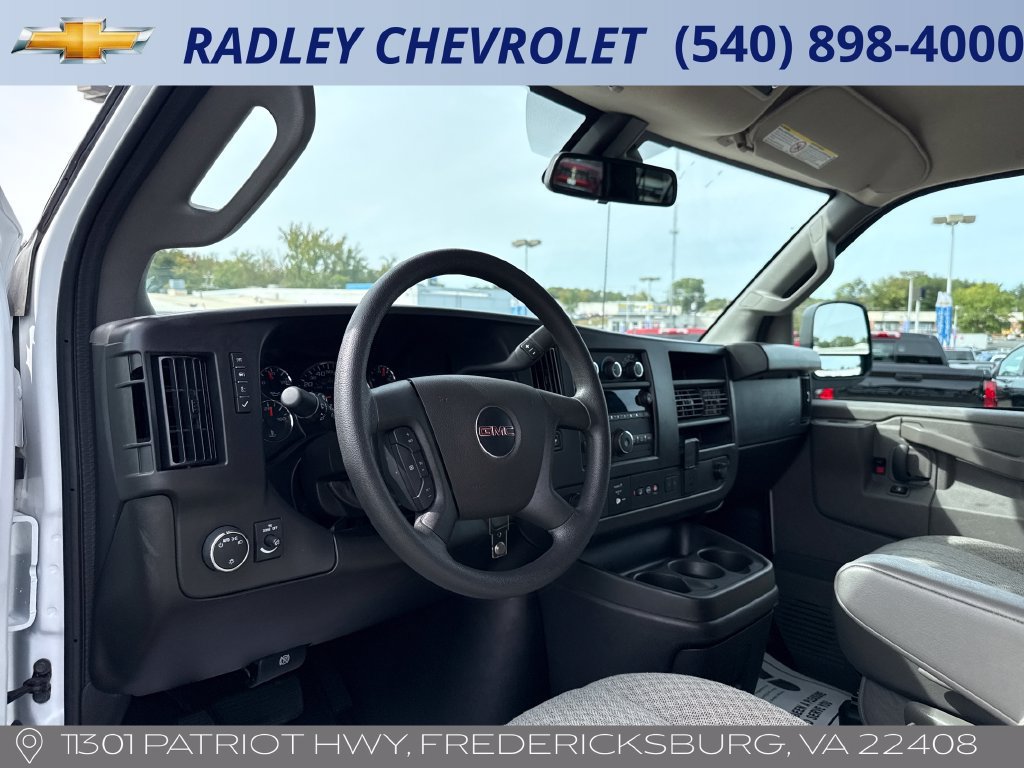 Used 2025 GMC Savana 3500 LT w/ LT Preferred Equipment Group RWD image 4