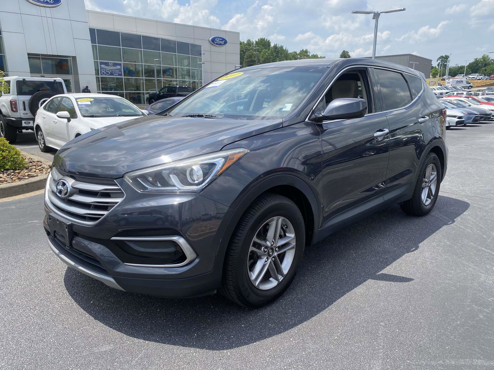 Used 2017 Hyundai Santa Fe Sport FWD video 3