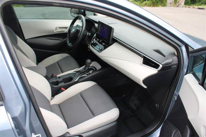Used 2025 Toyota Corolla LE FWD image 10