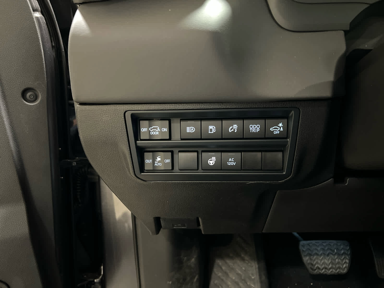 Used 2025 Toyota Sequoia Platinum image 20