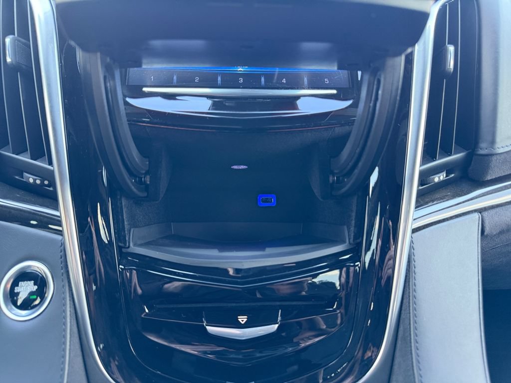 Used 2020 Cadillac Escalade Platinum AWD/4WD image 20