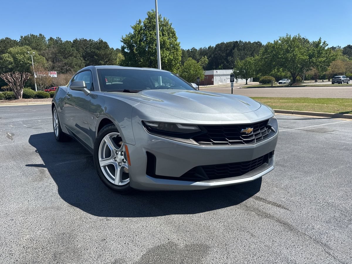 Used 2023 Chevrolet Camaro LT RWD image 1
