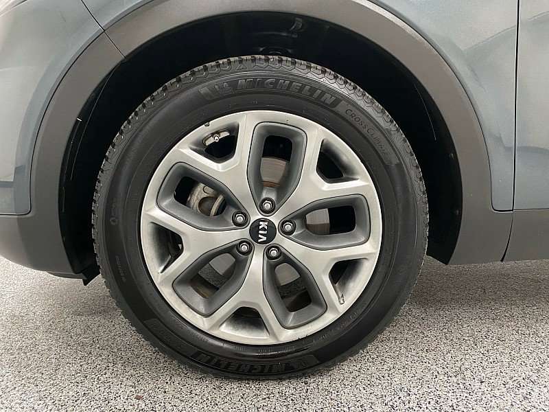 Used 2019 Kia Sorento EX image 45