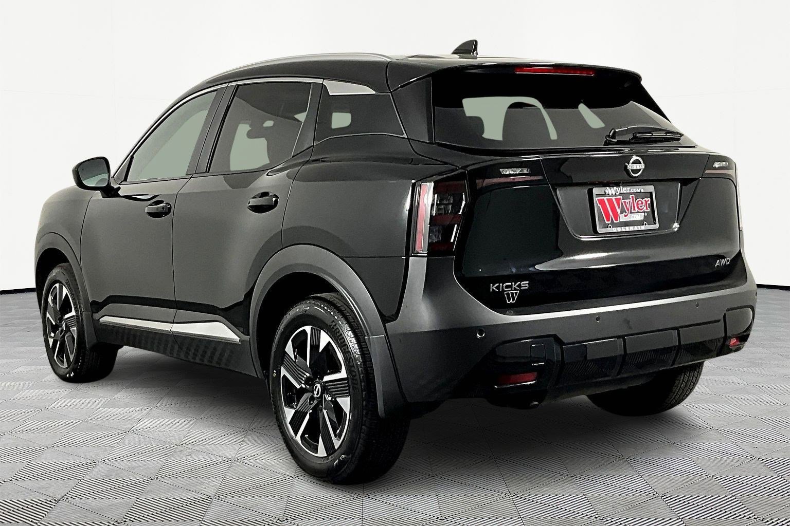 Certified 2025 Nissan Kicks SV w/ SV Premium Package image 4