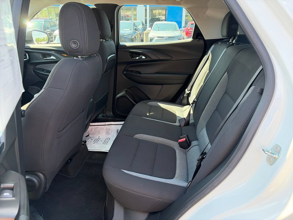 Used 2023 Chevrolet TrailBlazer LS FWD image 24