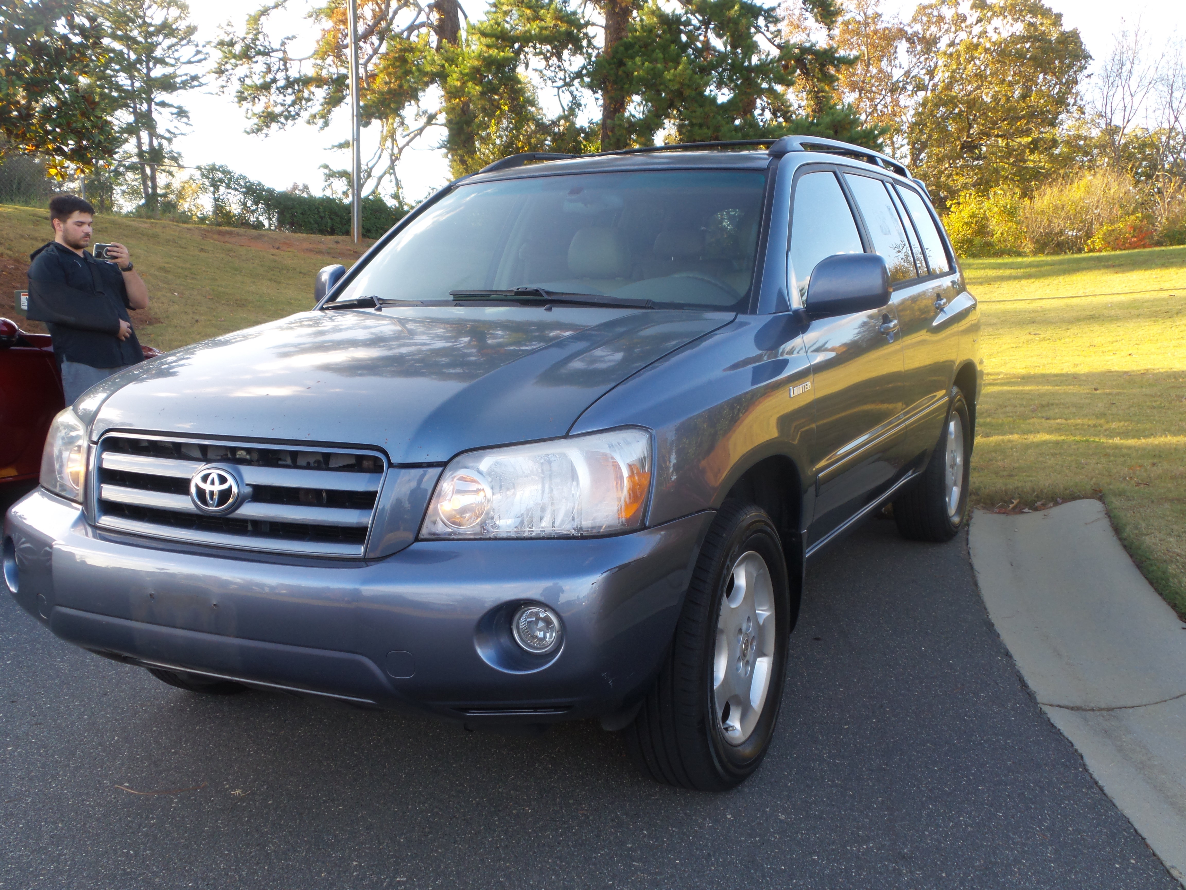 Used 2005 Toyota Highlander Limited w/ Value Pkg 2 AWD/4WD image 4