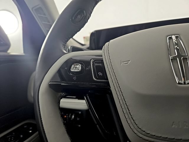 New 2026 Lincoln Aviator 2WD image 18