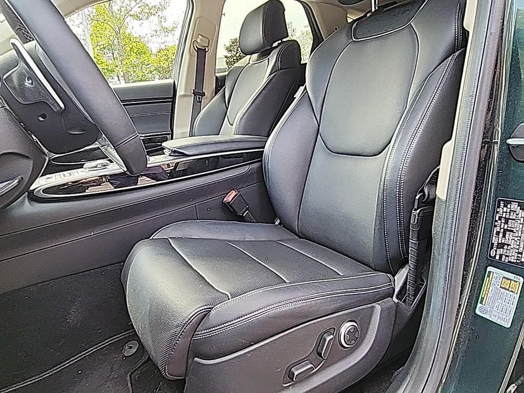 Used 2023 Genesis GV70 2.5T image 6