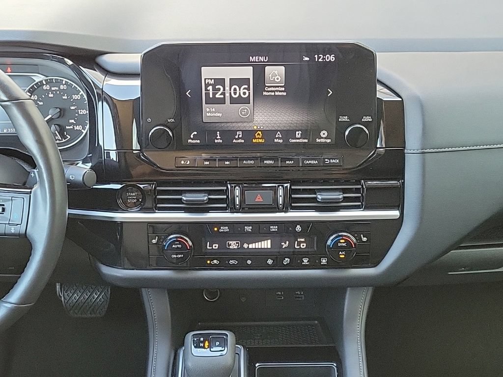Used 2025 Nissan Pathfinder SL AWD/4WD image 28