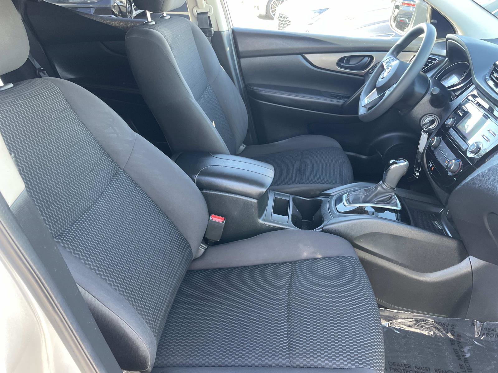 Used 2018 Nissan Rogue Sport S image 27