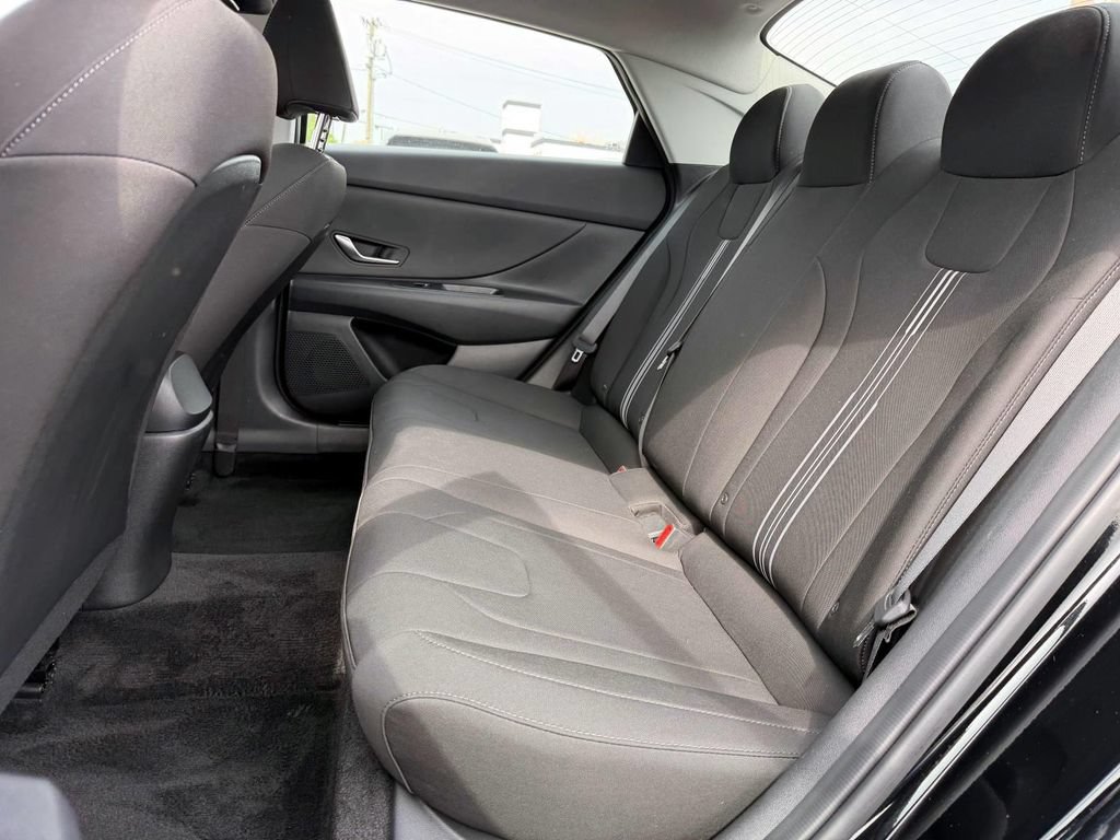Used 2023 Hyundai Elantra SEL FWD image 14